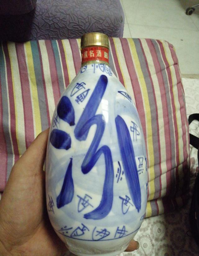 看图猜价格，问广大酒友这酒现在值多少？