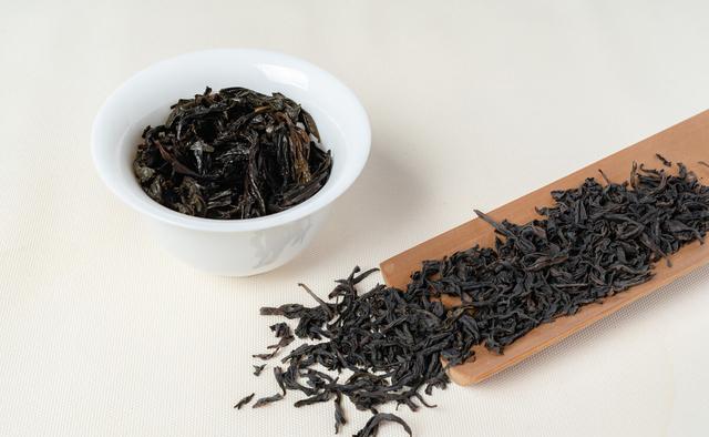 大红袍是不是真的陈茶比新茶好？