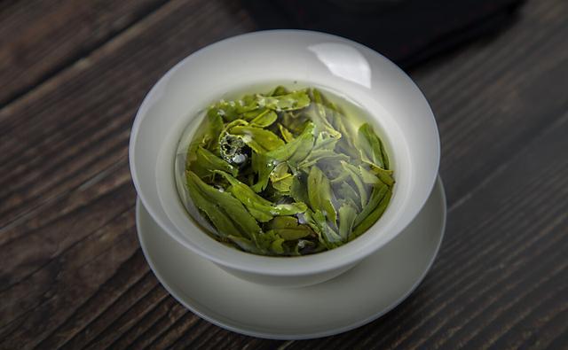 绿茶有哪几种，怎么区分好的绿茶以及新茶？